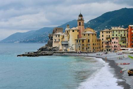 8 Stunning Coastal Cities That Blend History and Beach Vibes